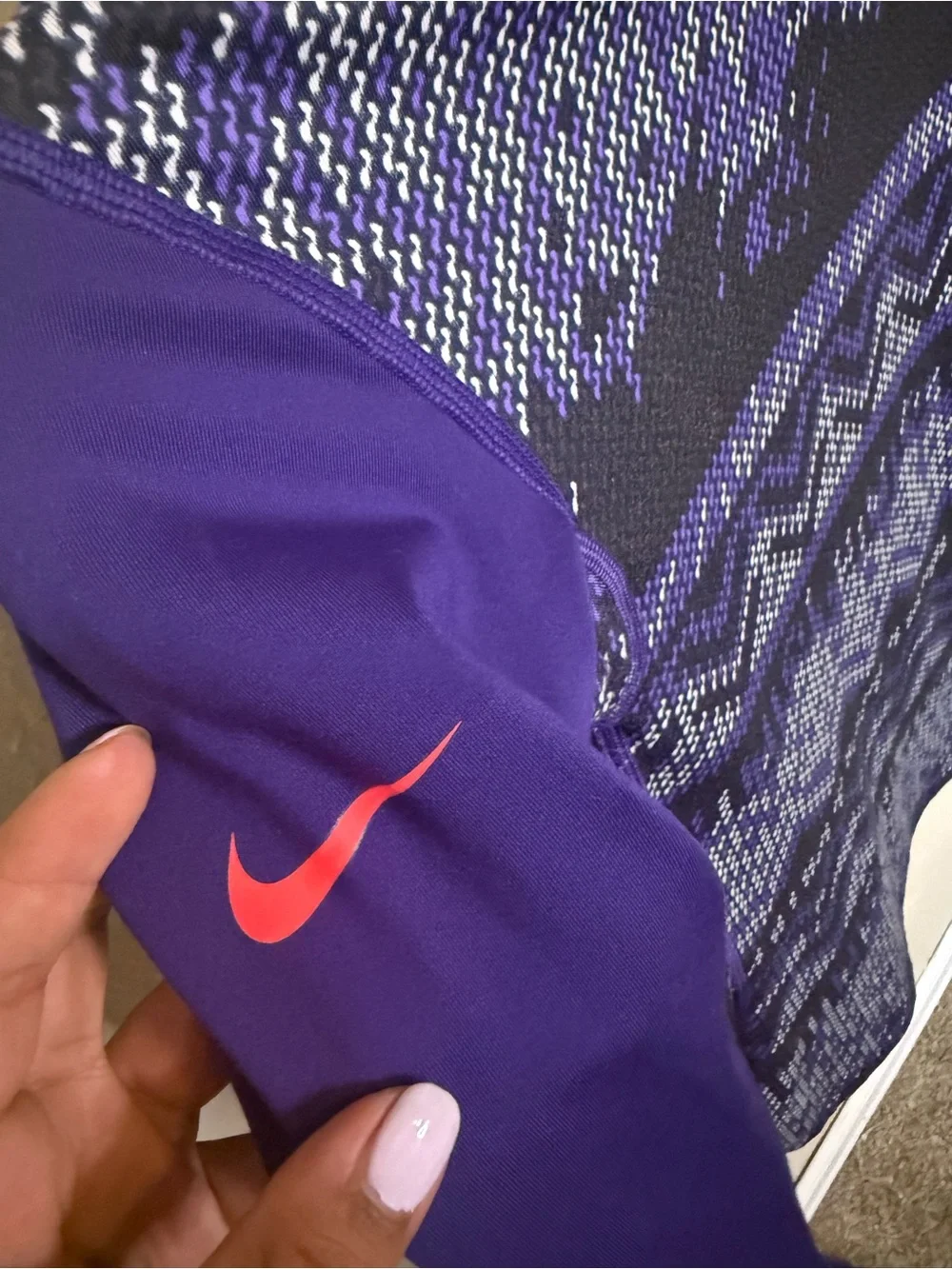 Nike Pro Purple Patterned Long-Sleeve size XS
